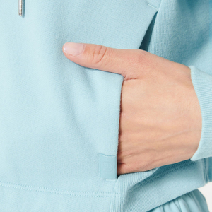 Sudadera con capucha de manga recortada con logotipo frontal de invierno personalizado para mujer con mangas completas Ropa de gimnasio de poliéster/algodón ecológica - Product Image 6