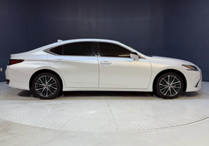 QUALITÉ 2024 Lexus ES 250 Premium Package Berline de luxe d'occasion Ultra Luxe Conduite à gauche pour Conduite à droite Véhicule à vendre - Product Image 4