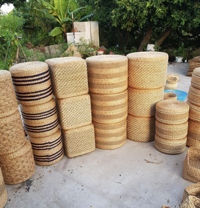 Coussin en jacinthe d'eau fait main au Vietnam, conçu pour améliorer l'assise des chaises grâce à une finesse de tissage artisanale. - Product Image 4