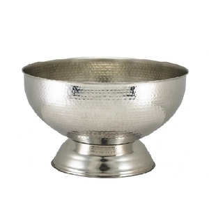 Recipiente para servir de acero inoxidable con un interior liso que garantiza una fácil limpieza después de su uso para sopas calientes, curry o ensaladas frías - Product Image 4