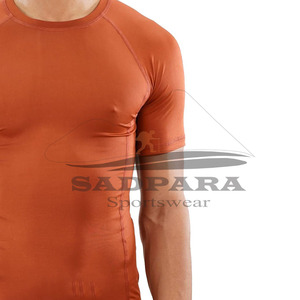 Venta al por mayor de secado rápido ajuste estándar transpirable ajustado cuello redondo hombres camisetas de manga corta de alta elasticidad ropa deportiva ligera - Product Image 3