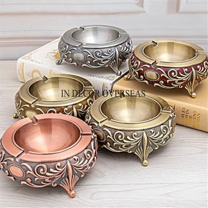 Vente en gros de cendrier en aluminium coulé plaqué or pour la maison et l'hôtel centre de table à bas prix fournisseur indien - Product Image 2