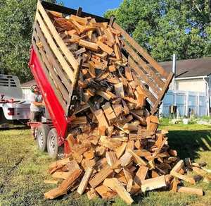 Bûches de pin séchées au four de qualité supérieure, grande caisse de bois de chauffage pour des solutions de chauffage durables disponibles à des prix avantageux - Product Image 1