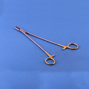 Portaagujas Manual Mayo-Hegar de 24 cm, Acero Inoxidable, Inserto TC, Instrumentos Quirúrgicos con Certificación CE para Uso Hospitalario - Product Image 1