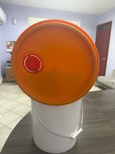 Cubo de Plástico de Grado Alimenticio de 5 Galones con Tapa Gamma de Doble Junta Fácil de Abrir, Contenedor de Almacenamiento Hermético a Prueba de Fugas - Product Image 3