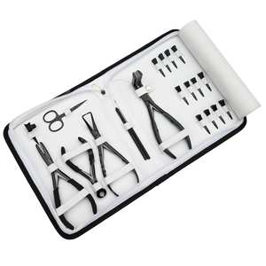 Kit d'outils pour extensions de cheveux avec applicateur de micro-perles, ouvre-perles, pince à presser pour extensions à bandes, ciseaux de coupe et pinces à bec de canard - Product Image 1