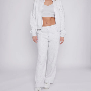 OEM Costume de jogging décontracté avec logo personnalisé pour femmes Sweat à capuche zippé surdimensionné vierge et pantalon de survêtement à jambes larges évasées - Product Image 1