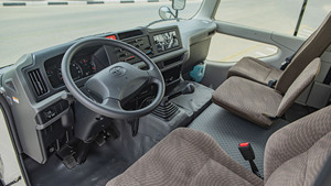 Toyota Coaster d'occasion propre, 30 places, 2022 - Product Image 2