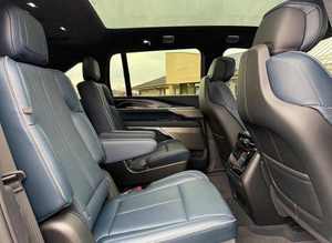 Cadillac Escalade IQ Sport 2 Turbo Automático SUV 2024 Diésel, Volante a la Izquierda, Cuero Oscuro, R18, con 3 Años de Garantía, en Venta - Product Image 3
