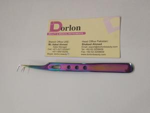 Pince à cils en acier inoxydable Rainbow Plasma avec design de trous personnalisés pour extensions de cils - Product Image 3