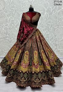 Nouveau travail de diamant multi-fils en velours lourd Dori brodé Lehenga Choli classique Designer tenue de mariée vente en ligne - Product Image 3