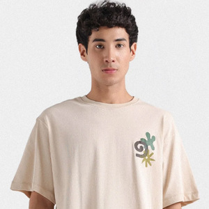 Camiseta gráfica al por mayor de ropa informal | Camiseta hip hop de gran tamaño con logotipo personalizado | Camiseta de moda urbana OEM - Product Image 6