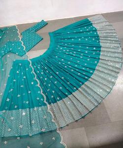 Trabajo de Bordado Intenso con Lehenga Choli para Fiestas, Venta al por Mayor al Precio Más Bajo, Prendas Étnicas - Product Image 4