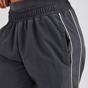 Conjunto Deportivo de 2 Piezas para Hombre, Chaqueta Cortavientos con Capucha y Pantalones Jogger Estampados, Estilo Casual para Entrenamiento - Product Image 3