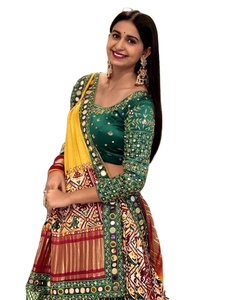 Beurre indien soie Lehenga Choli vêtements de mariage numérique imprimé et broderie miroir travail Lehenga Choli fête porter des demoiselles d'honneur - Product Image 1