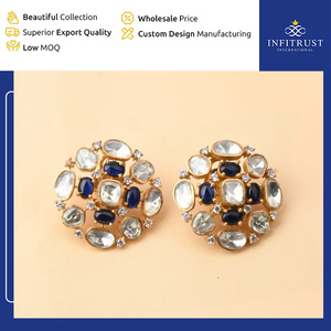 Concessionnaire de confiance vendant des boucles d'oreilles de cadeau de fiançailles pour femmes cloutées en pierre de Moissanite plaquée or en Inde - Product Image 2