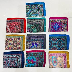 Estolas artísticas con serigrafía de estilo moderno hechas a medida, artesanía tradicional para uso diario y festivo - Product Image 6