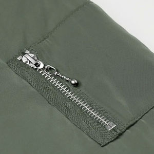 Ventes en gros OEM, veste matelassée pour femme de haute qualité, col rabattu, veste bomber, toile brute personnalisée - Product Image 6