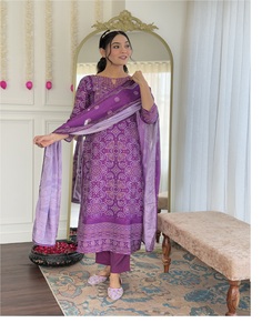 Trajes Salwar de crepé francés puro más vendidos de alta calidad con Dupatta con bordado disponible al mejor precio para la venta - Product Image 6