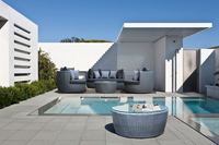 Gamme de meubles de jardin en rotin au design moderne pour une utilisation en extérieur toute l'année avec des coussins imperméables et lavables et une garantie de 2 ans