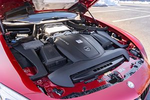 รถยนต์มือสองปี 2017 เมอร์เซเดส-เอเอ็มจี จีที คูเป้ ไม่มีราคาต่ำสุด เครื่องยนต์ทวินเทอร์โบ V8 สีดีไซโน่คาร์ดินัลเรด ใช้งานในภูมิอากาศอุ่นสบายส่วนใหญ่ - Product Image 6