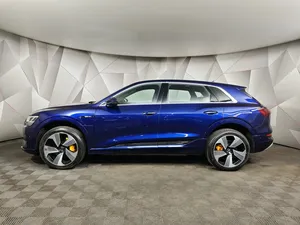 NEAT 2021.e-tron 55 I, Bajo kilometraje, Transmisión automática, Techo solar panorámico, Luces LED, Luces diurnas LED - Product Image 4