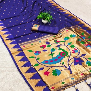 Sari de Seda Paithani Suave VASTRA COTTAGE con Zari Meenakari, Pallu con Diseño de Pavo Real, Borde de Templo Tejido con Zari y Blusa de Seda - Product Image 1