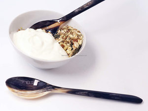 Cuillère en corne de buffle polie unique, vente en gros, artisanat naturel, petites cuillères en corne pour servir le caviar par FWE - Product Image 5