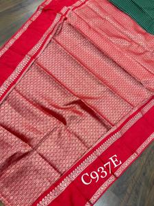 Saris en soie de brocart fait à la main sur mesure disponible en couleur gris et rose, idéal pour la revente par des designers textiles - Product Image 3