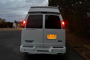 Camioneta de Conversión Usada G-M-C Savana G2500 Explorer 2023 - Product Image 2