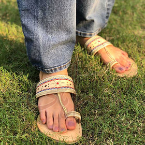 Calzado de Cuero Estampado de Moda Ligero de Primera Calidad Kolhapuri para Mujer, Nuevo a Precio Económico - Product Image 2