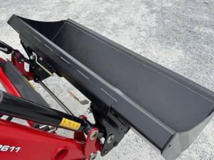 Tractor Agrícola Massey Ferguson 1840M de 70HP con Tracción en las 4 Ruedas y Transmisión por Engranajes para Motor, Caja de Cambios y Bomba, con 1 Año de Garantía - Product Image 2