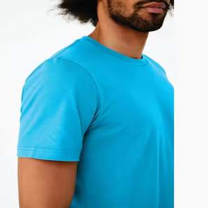 Camiseta clásica de algodón transpirable de estilo liso con cuello redondo para hombre, marca e impresión personalizadas, suministro OEM disponible - Product Image 5