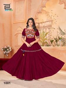 Magnifique aspect haut sur demande Belle rayonne lourde avec Gamthi travail Kurti et jupe exportateur mondial à vendre - Product Image 6