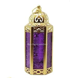 Lanterne à bougie en métal enduit d'or avec verre violet pour la maison et le mariage Lanterne de décoration de table disponible en prix chaud - Product Image 1