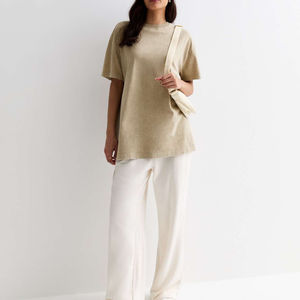 Fabrica camiseta de moda para mujer con bordado desgastado Ropa profesional de color sólido para camiseta desgastada para mujer - Product Image 3