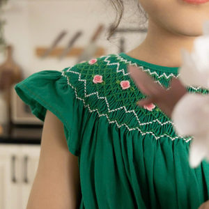 Vestido de lino suave hecho a mano para niñas pequeñas, estilo informal para el primer cumpleaños de niños pequeños, OEM hecho en Vietnam - Product Image 5