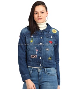 แจ็กเก็ตยีนส์สีน้ำเงินสำหรับผู้หญิง,เสื้อแจ็กเก็ตยีนส์สำหรับใส่ทำงานแบบปะติดลำลองดีไซน์ใหม่สำหรับฤดูใบไม้ผลิฤดูใบไม้ร่วงสำหรับสุภาพสตรีขายส่งและปรับแต่งเอง - Product Image 1