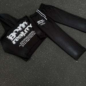 เสื้อคลุมมีฮู้ดพิมพ์ลาย ระบายอากาศ กันลม ไซส์ใหญ่ แห้งเร็ว ทรงหลวม บุขนด้านใน มีเชือกผูก ลายเรียบ ล้างสีแบบแอซิดวอช - Product Image 1