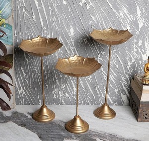 Nouvelle vente de Thali en métal décoratif pour Diwali et Noël, pour Pooja, Urli en laiton, vaporisateur, écologique, de haute qualité, décoration d'intérieur, Moradabad - Product Image 4
