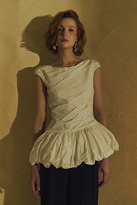 Blusa de nube superior de alta calidad para mujer Servicios ODM Vietnam Made XL Tamaño Patrón de globo drapeado Temporada de invierno - Product Image 6