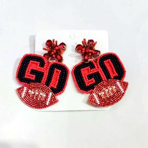 Pendientes de fútbol gameday, pendientes bordados de cuentas de semillas de la India, pendientes hechos a mano para mujeres y niñas - Product Image 3