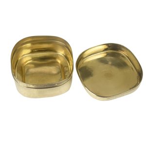 Juego de Dibbi de Sindoor Moderno Grabado en Latón Hecho a Mano, Caja Redonda Mixta para Kumkum, Diseño de Lujo Más Vendido, Acabado Dorado - Product Image 1