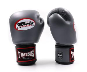 Gants de boxe de haute qualité pour le kick-boxing et le muay-thaï, gants d'entraînement professionnels en cuir de vache véritable - Product Image 5