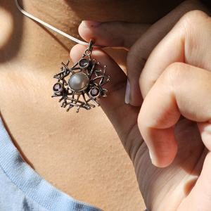 Pendentif tendance en argent sterling avec fleurs multi-gemmes certifié pour les occasions de cadeaux unisexes - Product Image 4