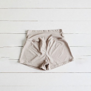 กางเกงโยคะเอวสูง ผ้าเนื้อนุ่มยืดหยุ่น กางเกงออกกำลังกายสวมใส่สบาย เหมาะสำหรับการฝึกซ้อมในยิม - Product Image 1