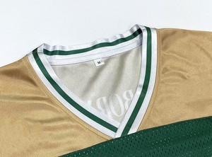 Maillot de football américain personnalisé pour équipes de jeunes Boxy T-shirt de sport surdimensionné pour hommes maillot d'entraînement de football en maille de style vintage - Product Image 3