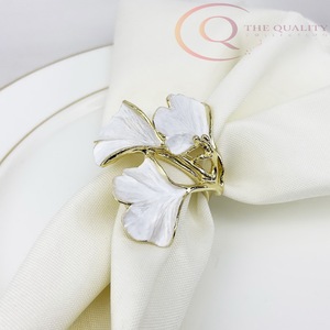 Anneaux de serviette en métal de style luxueux pour la décoration de table de mariage, design écologique pour une table sophistiquée à la maison ou au restaurant - Product Image 2