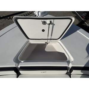 Botes TideWater 2300 CB 2026 para Pesca con Señuelos y Pesca de Lubina - Product Image 1