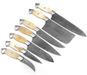 Ensemble de couteaux de chef en acier Damas faits à la main 5 pièces rasoir tranchant à haute teneur en carbone forgé avec rouleau de cuir en gros personnalisable - Product Image 1